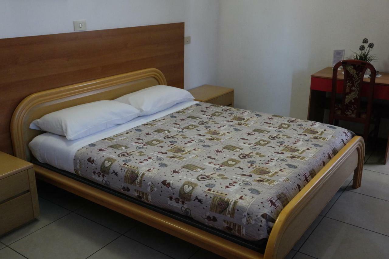 Hotel Houston Livorno - Struttura Esclusivamente Turistica - Not For Business Or Workers Ngoại thất bức ảnh