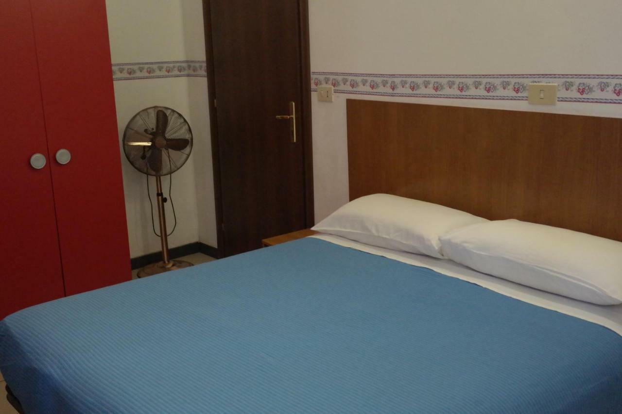 Hotel Houston Livorno - Struttura Esclusivamente Turistica - Not For Business Or Workers Ngoại thất bức ảnh