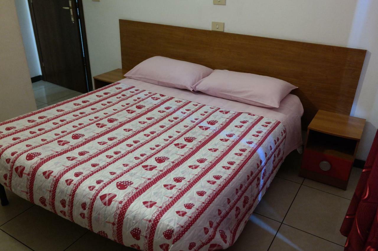 Hotel Houston Livorno - Struttura Esclusivamente Turistica - Not For Business Or Workers Ngoại thất bức ảnh