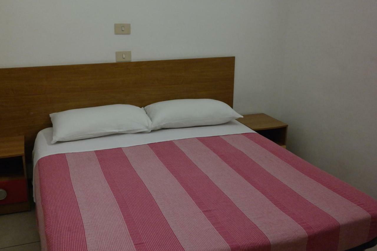 Hotel Houston Livorno - Struttura Esclusivamente Turistica - Not For Business Or Workers Ngoại thất bức ảnh