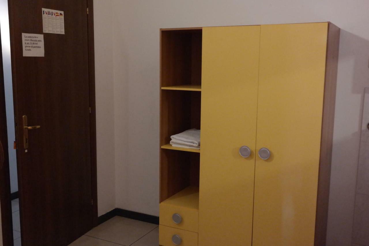 Hotel Houston Livorno - Struttura Esclusivamente Turistica - Not For Business Or Workers Ngoại thất bức ảnh