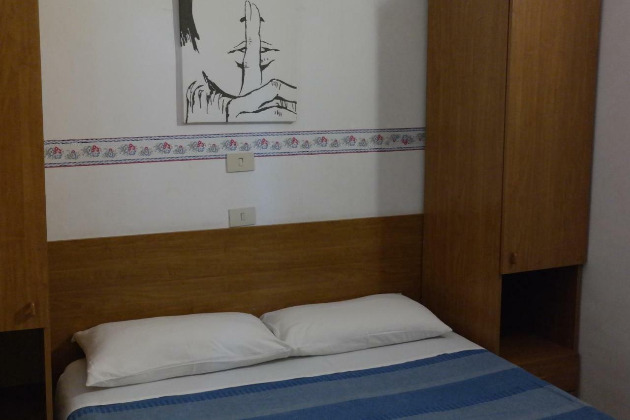 Hotel Houston Livorno - Struttura Esclusivamente Turistica - Not For Business Or Workers Ngoại thất bức ảnh