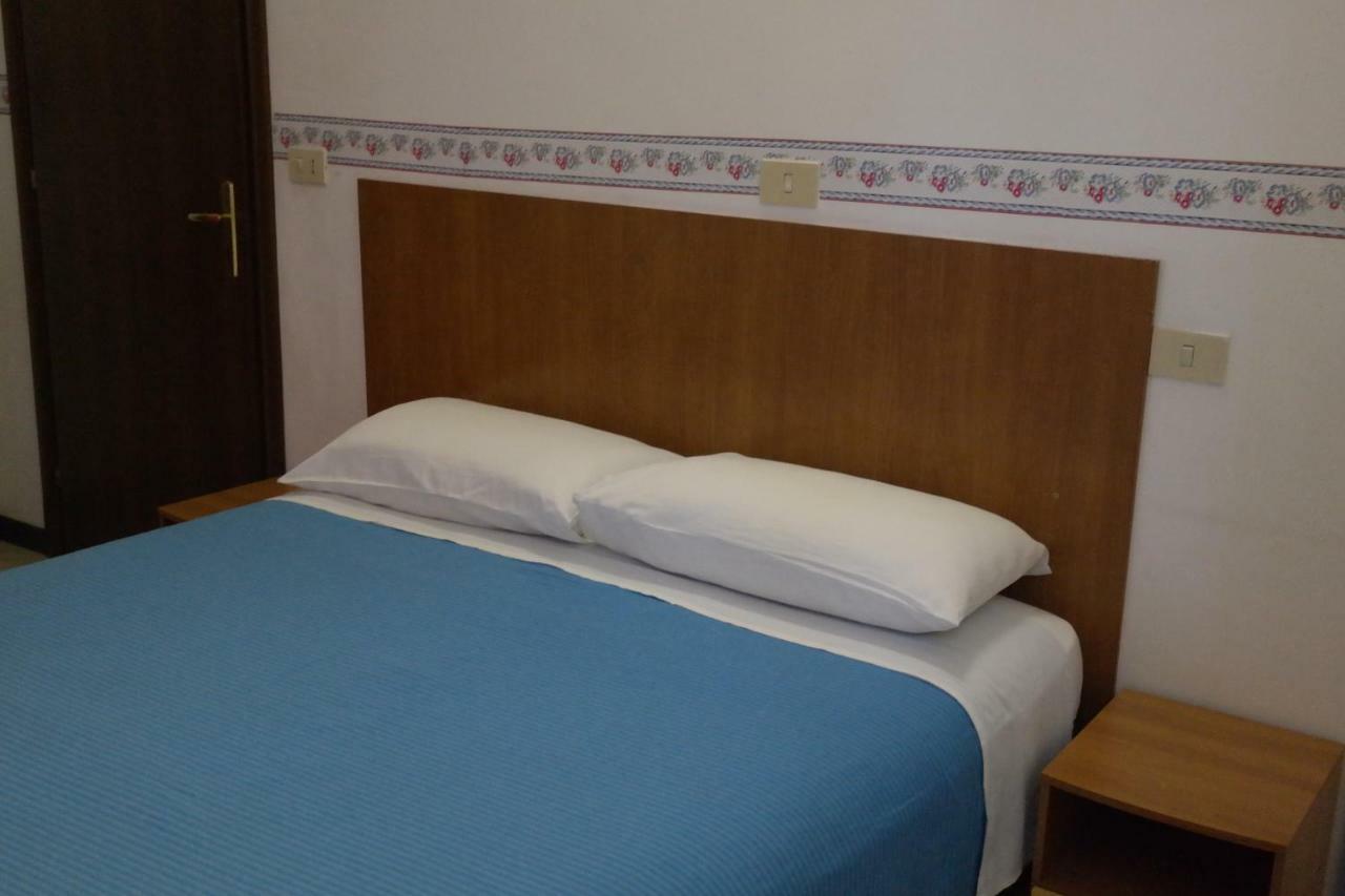 Hotel Houston Livorno - Struttura Esclusivamente Turistica - Not For Business Or Workers Ngoại thất bức ảnh