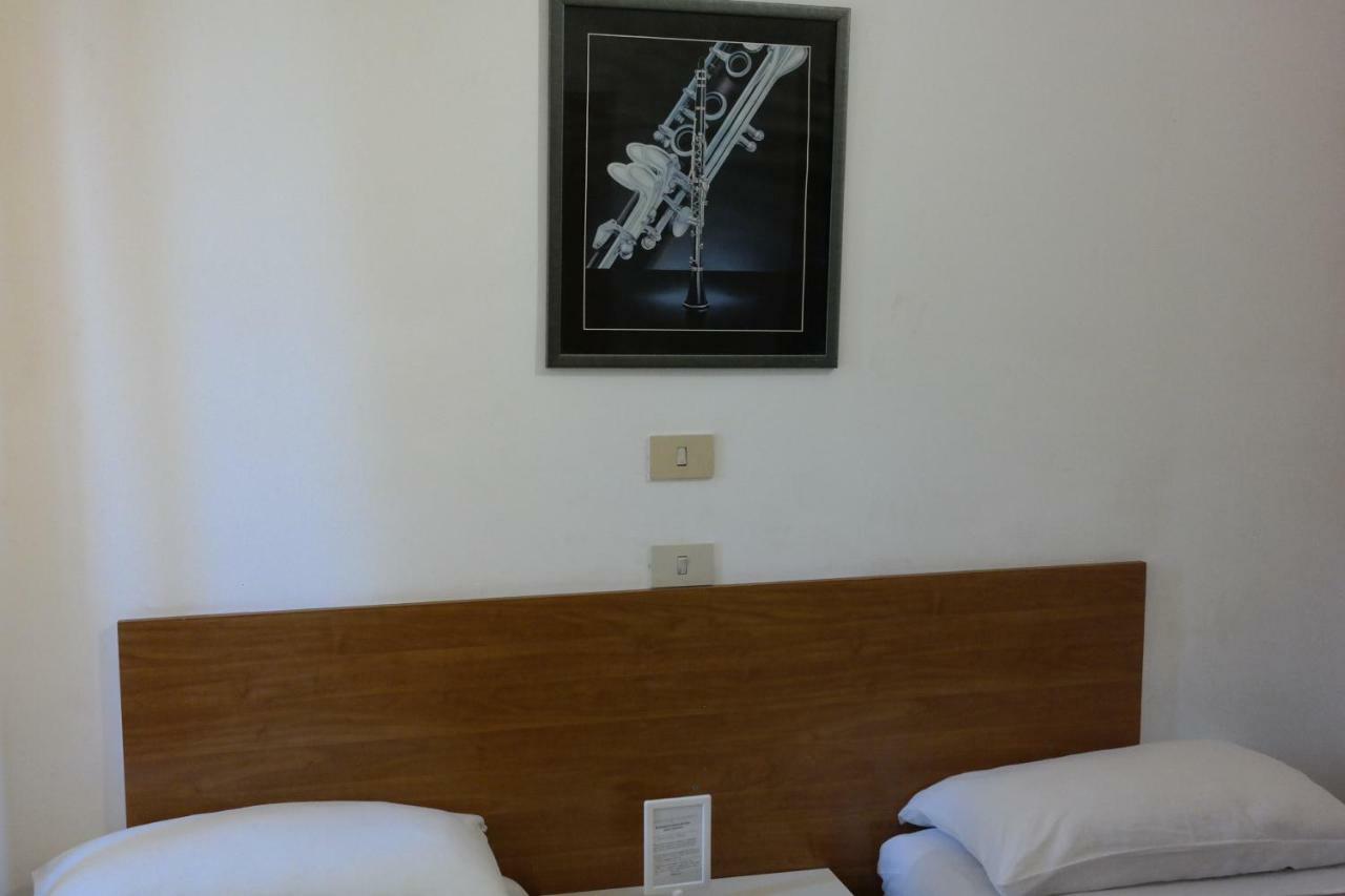 Hotel Houston Livorno - Struttura Esclusivamente Turistica - Not For Business Or Workers Ngoại thất bức ảnh