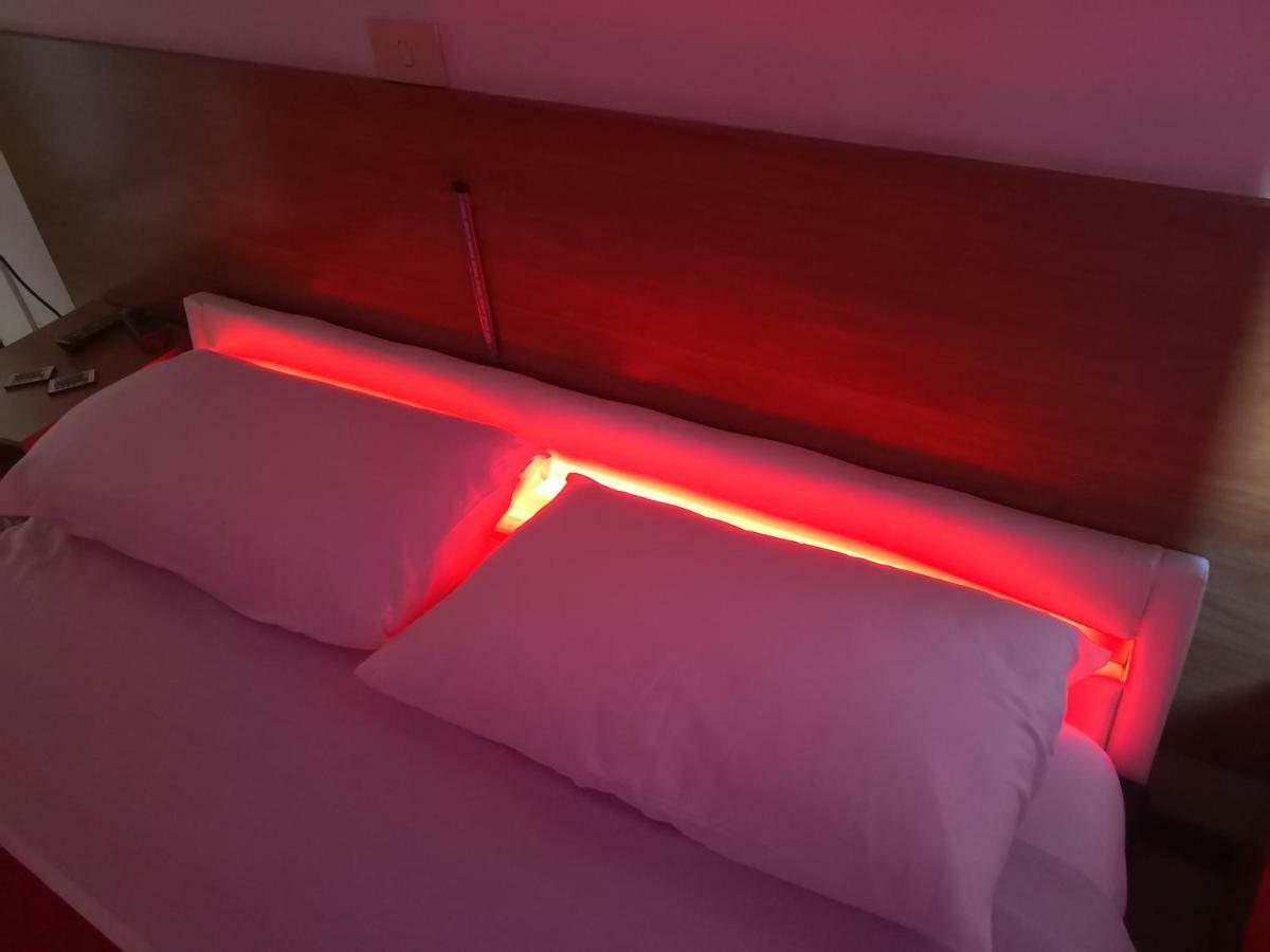 Hotel Houston Livorno - Struttura Esclusivamente Turistica - Not For Business Or Workers Ngoại thất bức ảnh