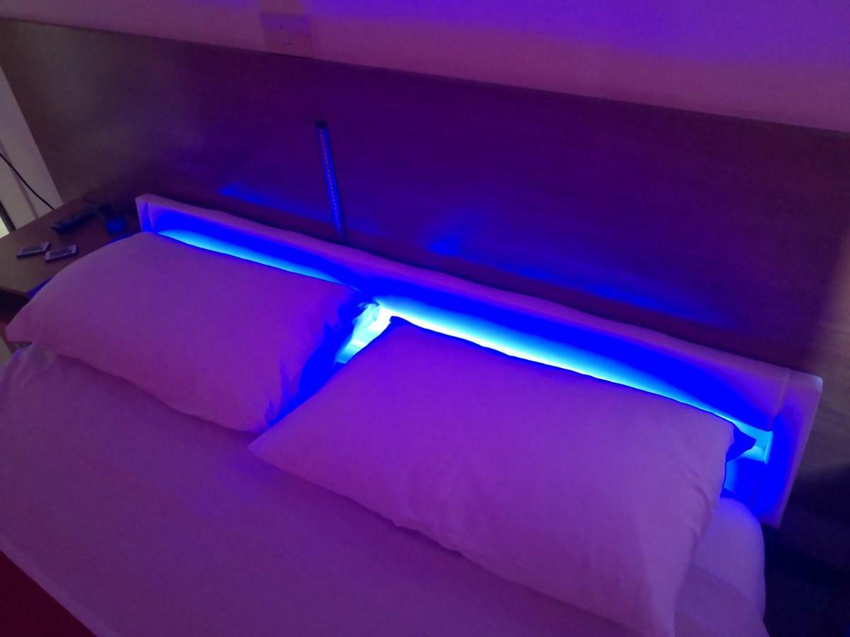 Hotel Houston Livorno - Struttura Esclusivamente Turistica - Not For Business Or Workers Ngoại thất bức ảnh